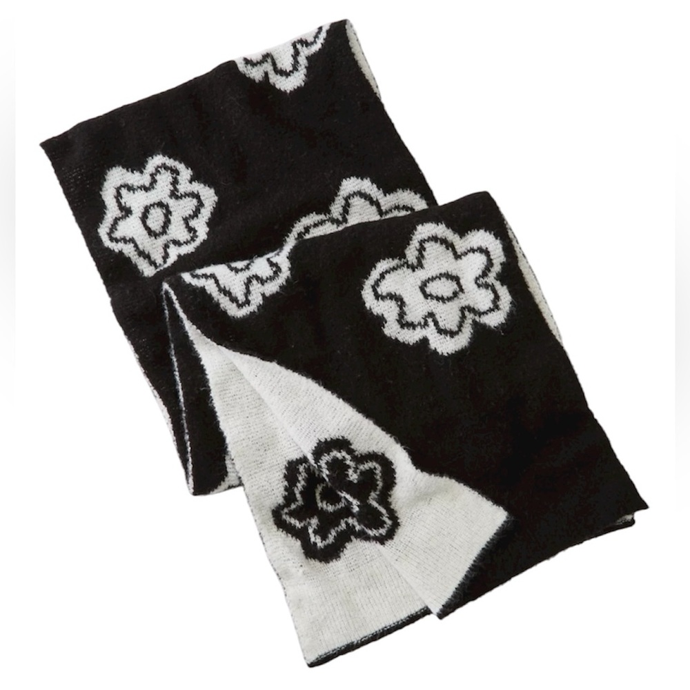 AE American Eagle Wool Blend Oversized Flower / Floral Scarf NWT - Picture 3 of 5